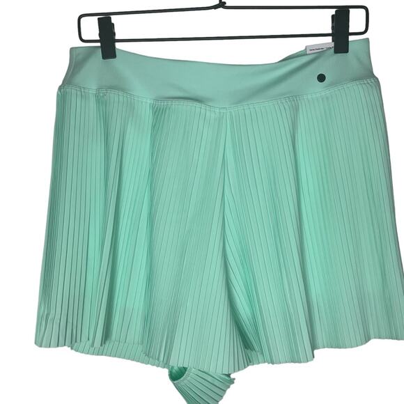 Nike Pleated Women's Golf Skort Size M NWT - Picture 1 of 7